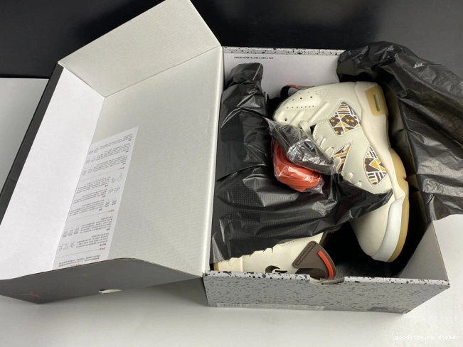 6 Retro AIR (2020) Quai54 Sail Jordan CZ4152-100 Brown 0819